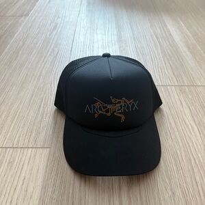 Arc’teryx Bird Word Trucker Hat
